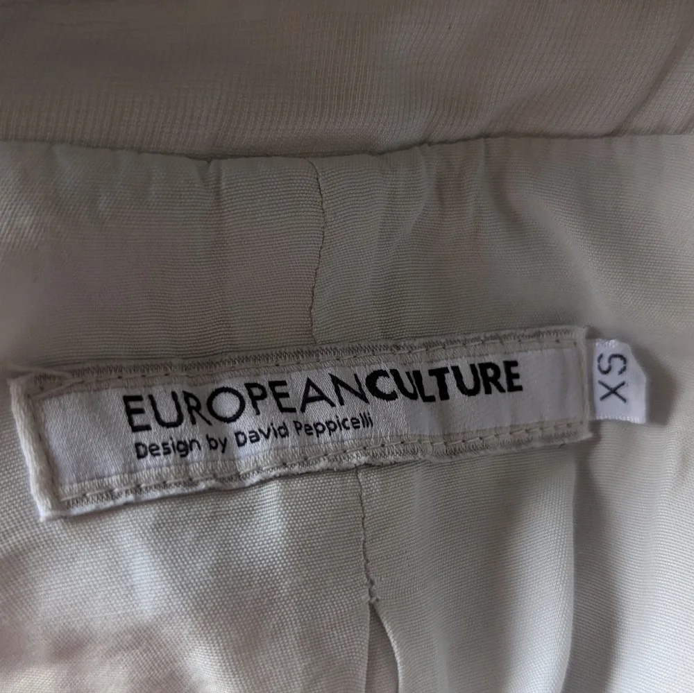 European Culture Women's XS Light Gray Soft Jacket Flat Collar Pleated Tail - Picture 7 of 12